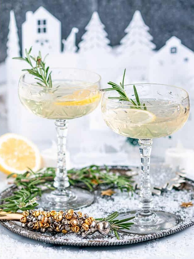 Elderflower Gin Fizz: A Holiday Showstopper