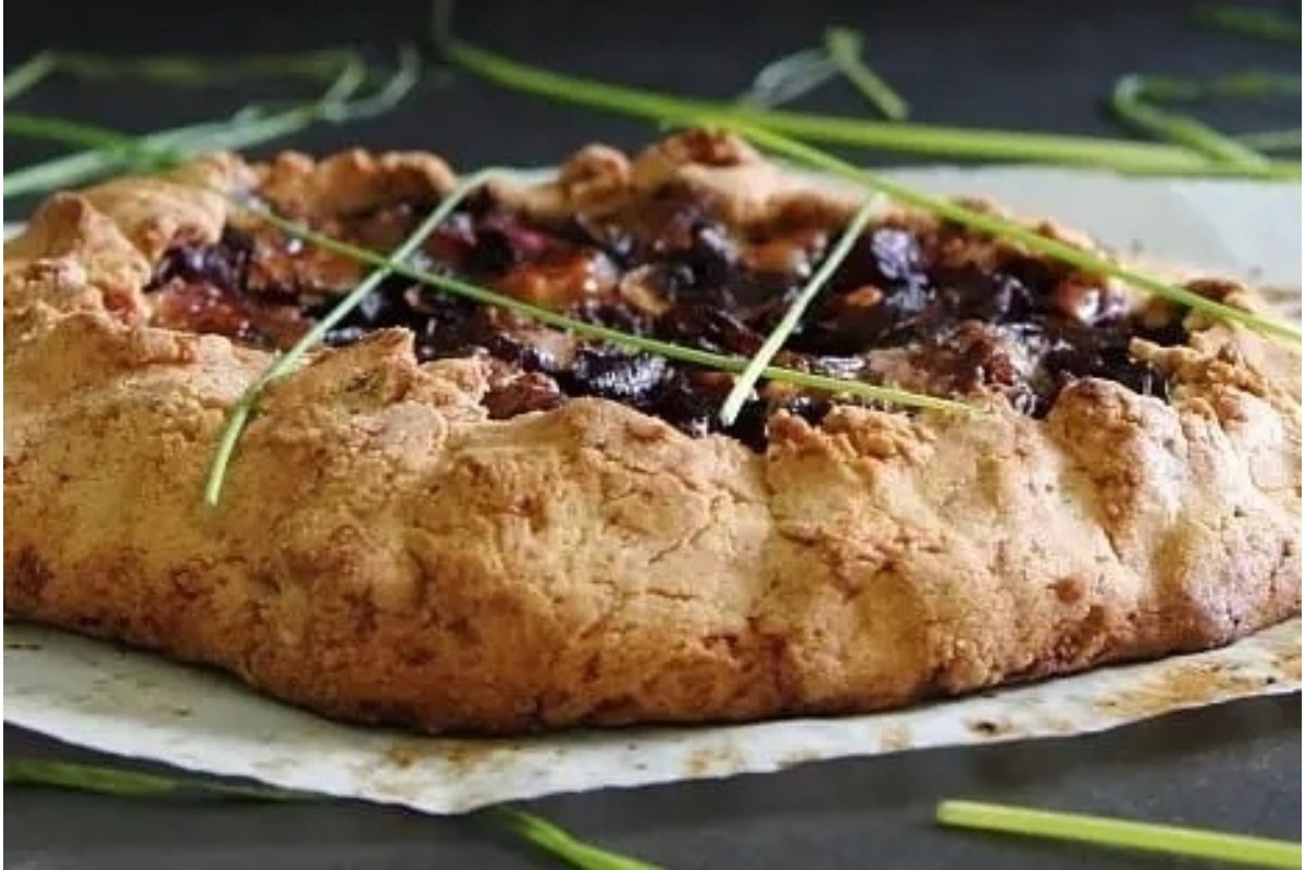 Blue Cheese, Beets, and Mushrooms in Crust