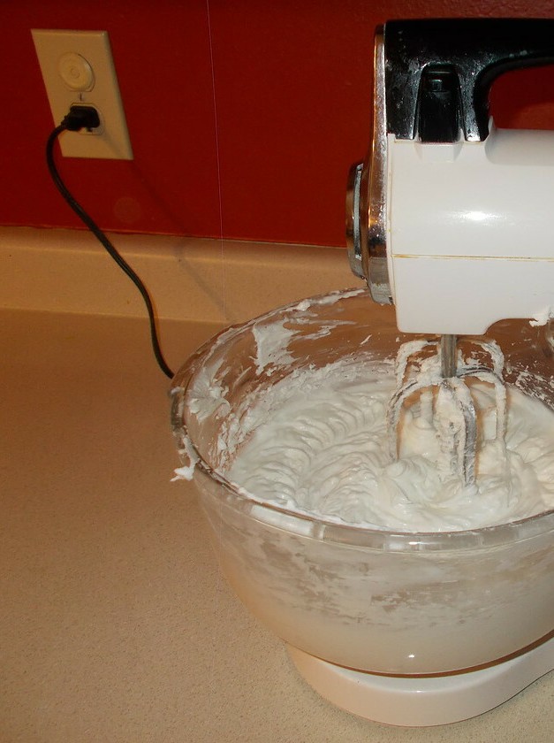 Simple White Wedding Cake Frosting Recipe