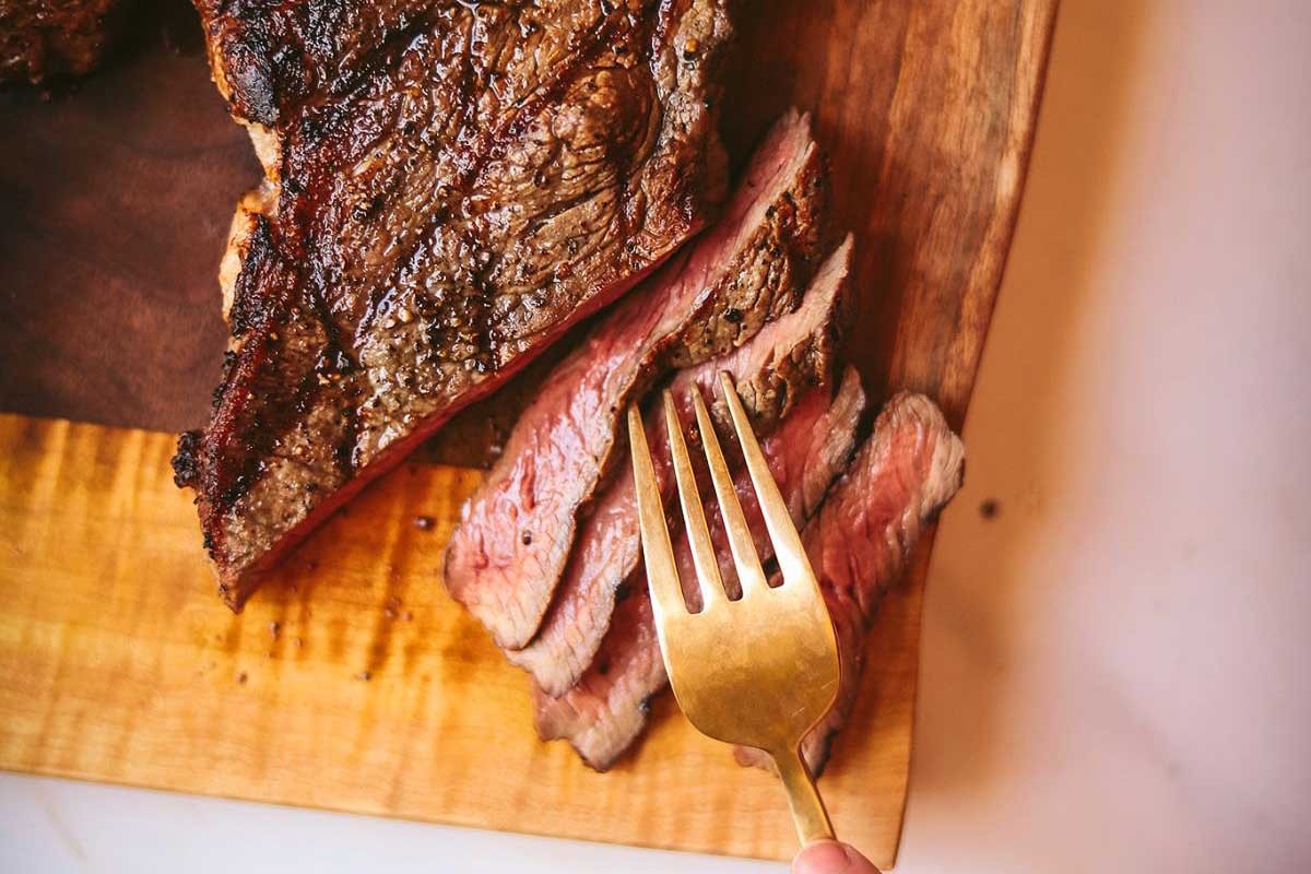 Smoked Perfection: Juicy Grilled Ribeye