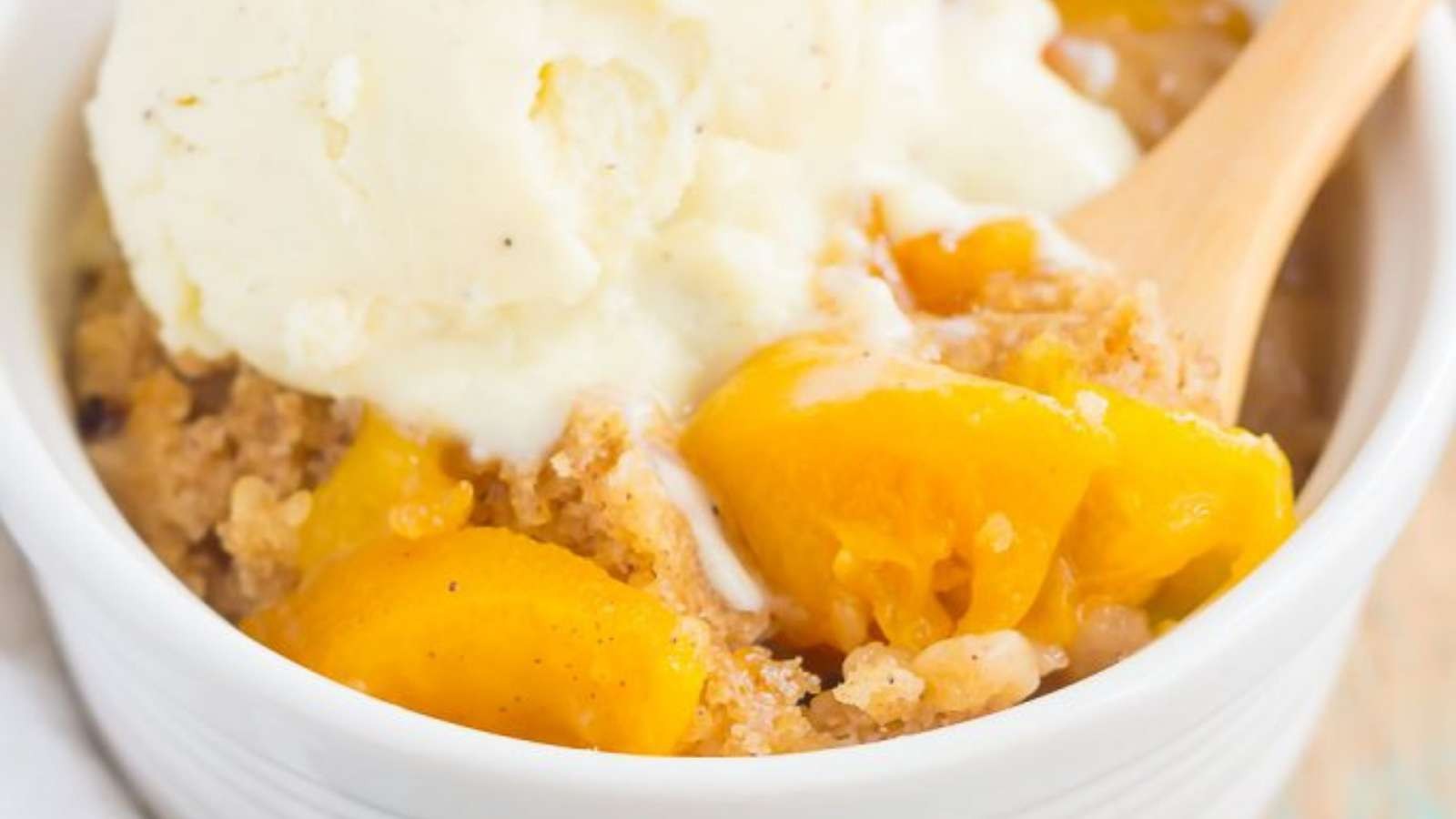 Peachy Keen Crockpot Cobbler Delight