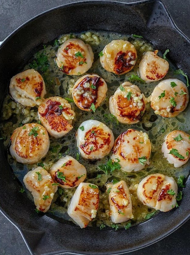 Scallops with Golden Garlic Butter