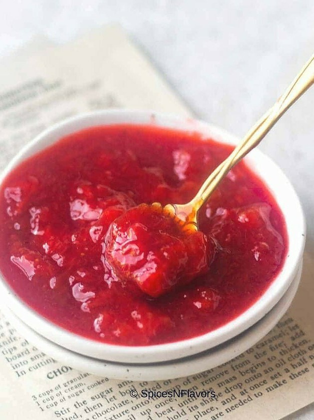 Sweet Strawberry Sauce for Cakes