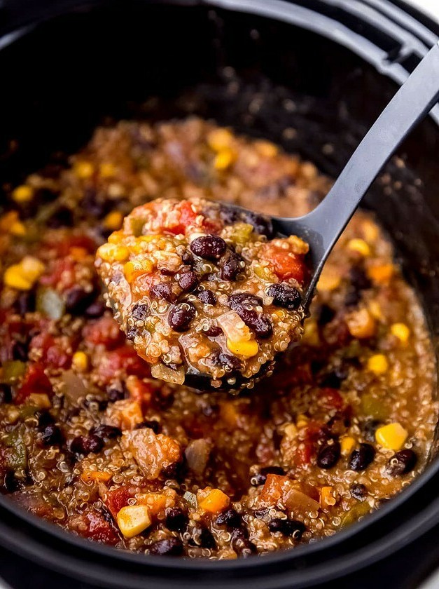 Quick Hearty Black Bean Quinoa Chili