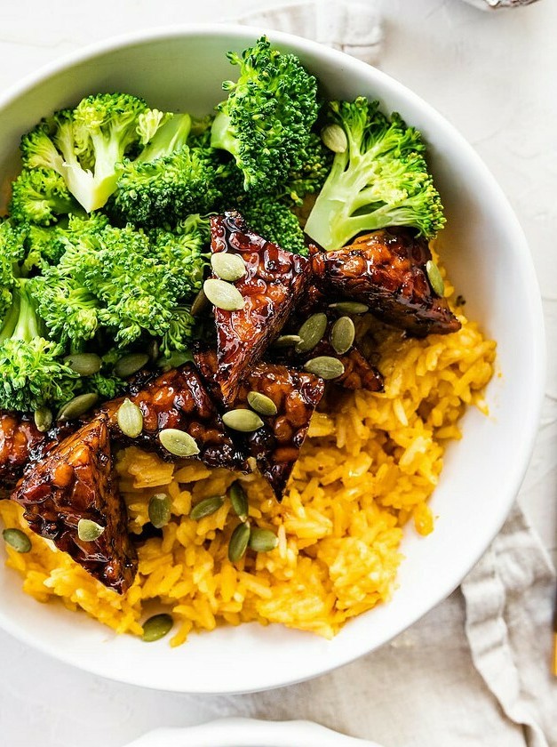 Sweet Tempeh Bowls with Balsamic Glaze