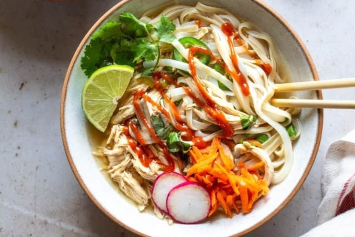 Quick Garlic Chicken Noodle Soup