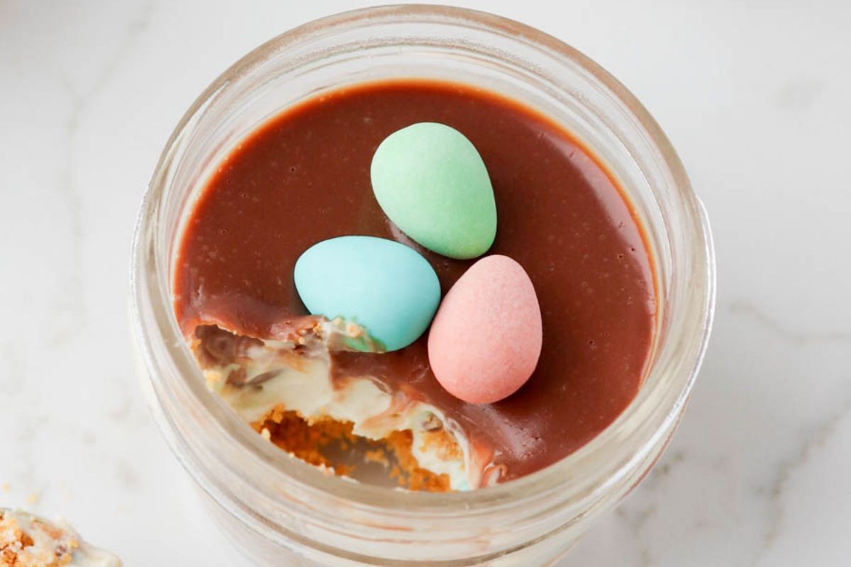 Mini Easter Desserts In Mason Jars