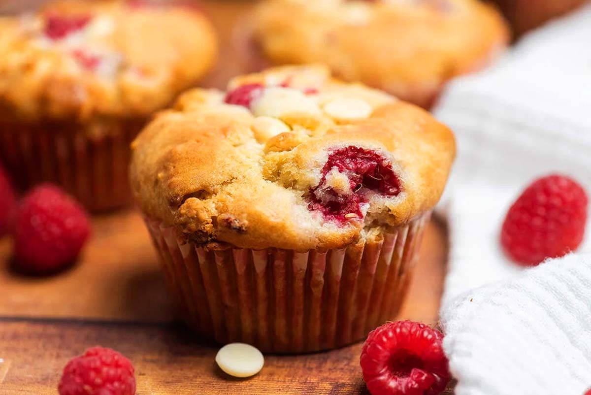 Berry Blissful White Chocolate Treats