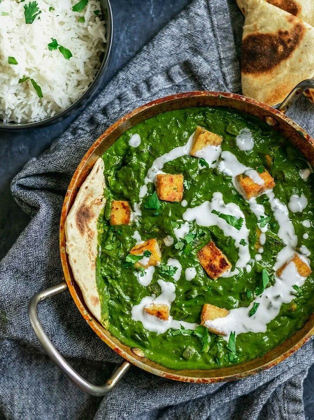Creamy Spinach Curry with Crispy Tofu