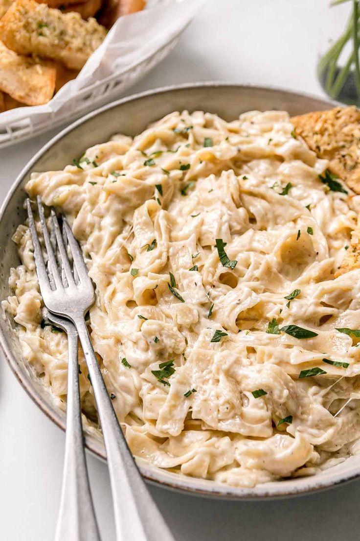 Roasted Tomato Garlic Spaghetti Delight