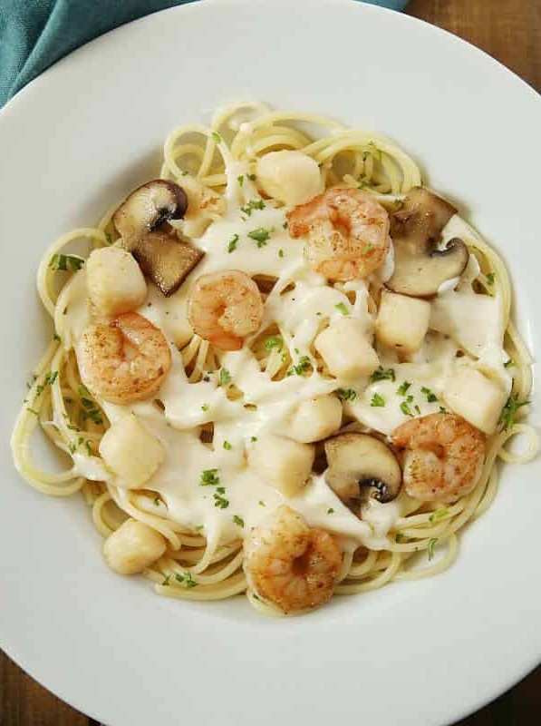 Seafood Alfredo Pasta Delight