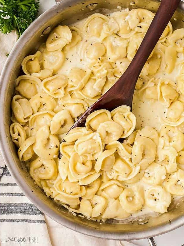 Cheesy Tortellini in Rich Cream Sauce