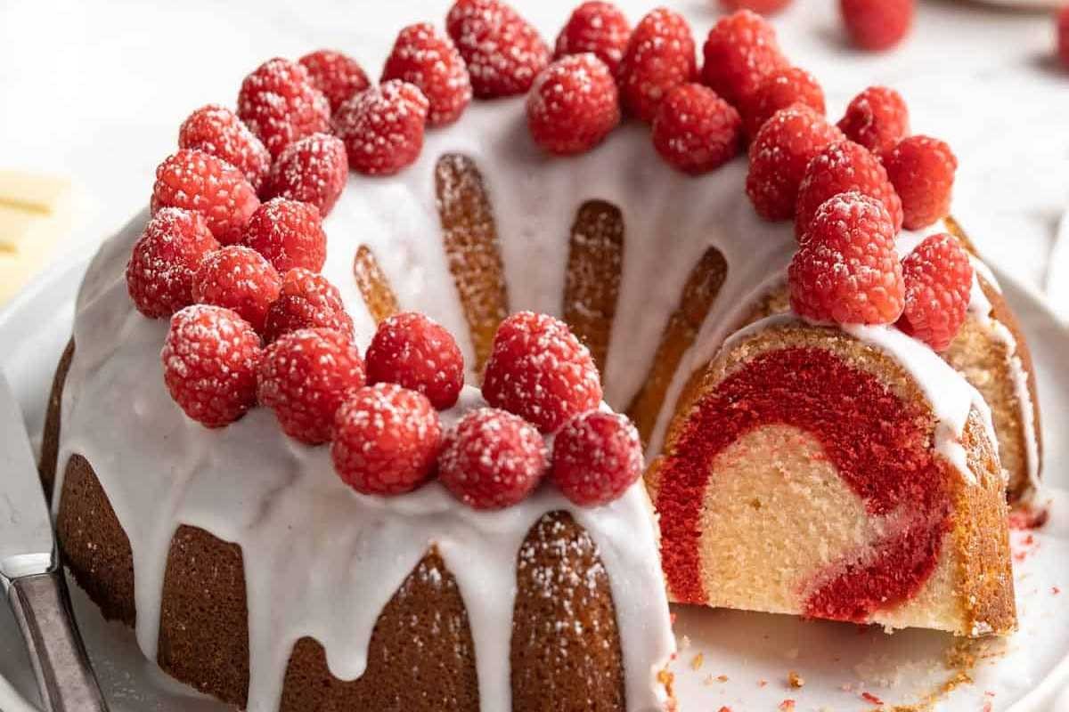 Raspberry Delight in a White Chocolate Crust