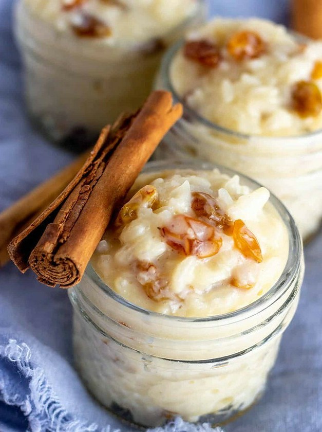 Golden Rice Pudding with Vanilla Swirl