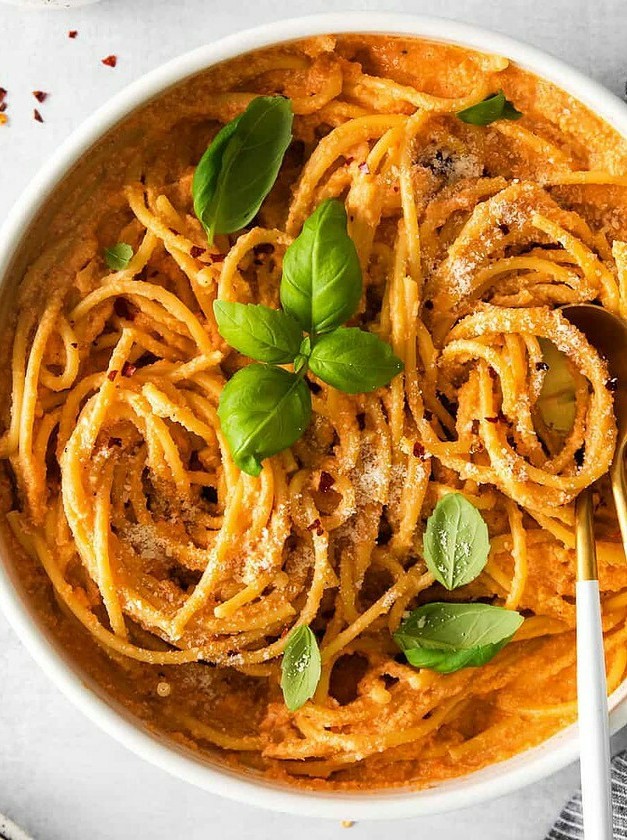 Vegan Tomato Cashew Pasta Delight