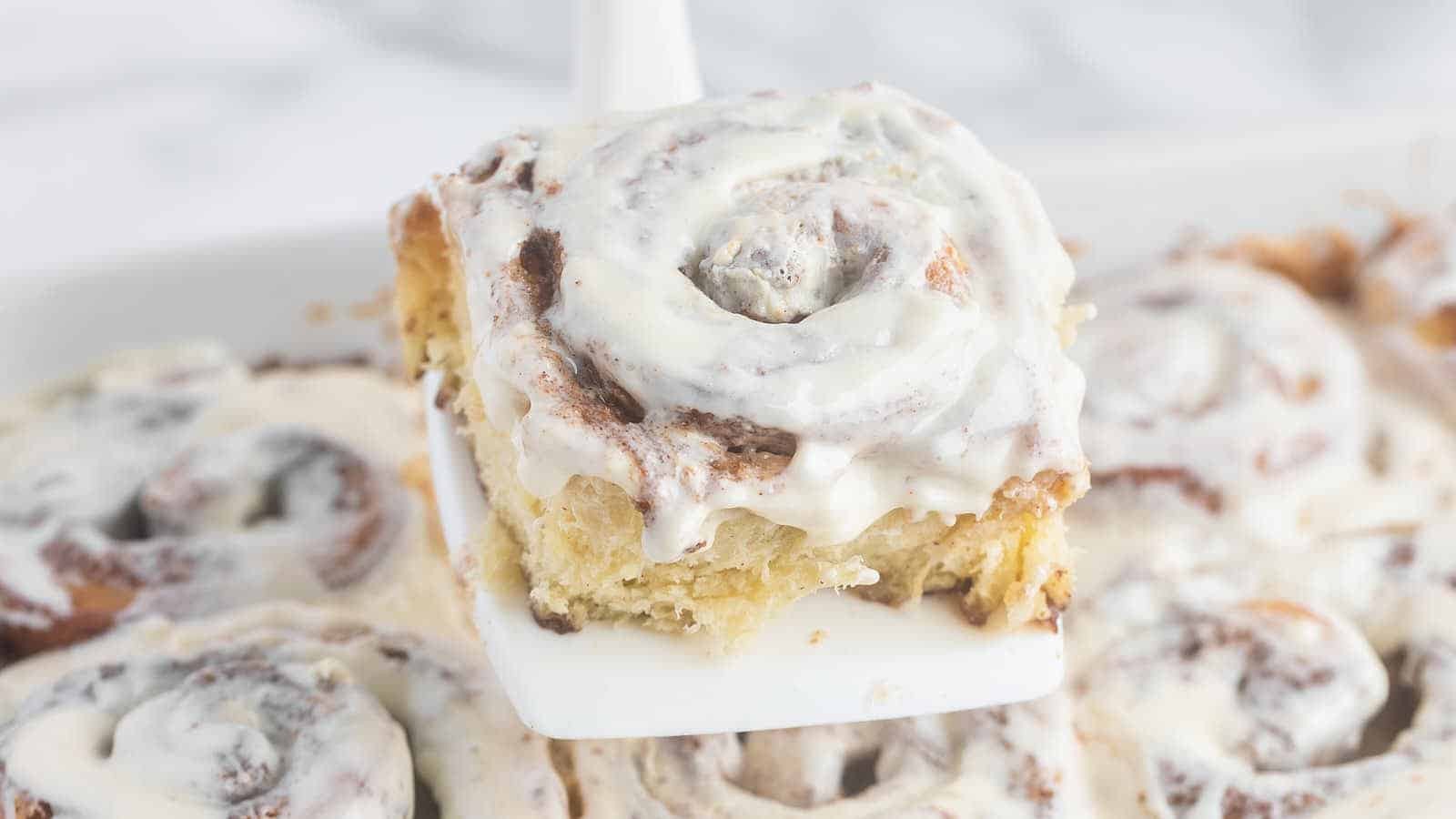Soft Gooey Cinnamon Roll Treats
