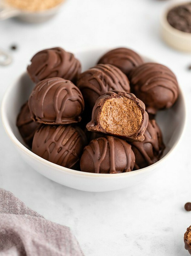 Vegan Chocolate Protein Bites