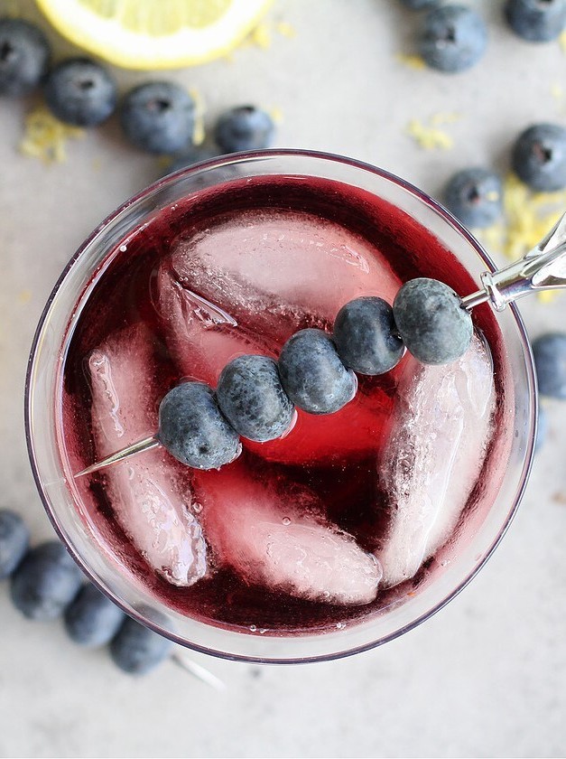 Blueberry Vodka Wine Cocktail: A Holiday Delight