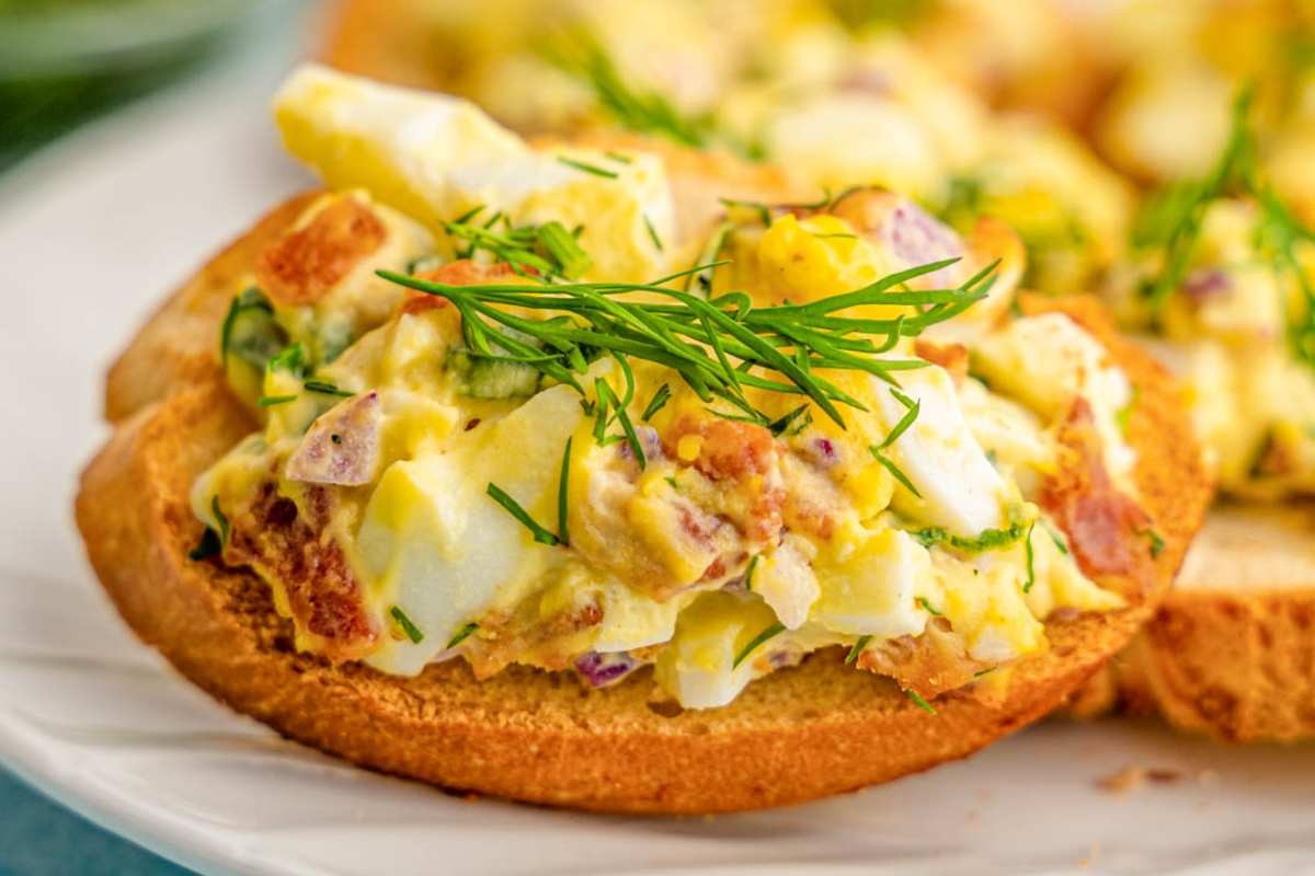 Egg Salad on Toasted Baguette Bites