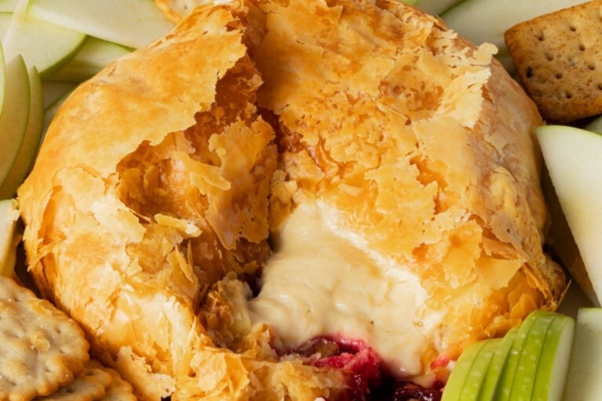 Gooey Vegan Brie Puff Pastry Delight
