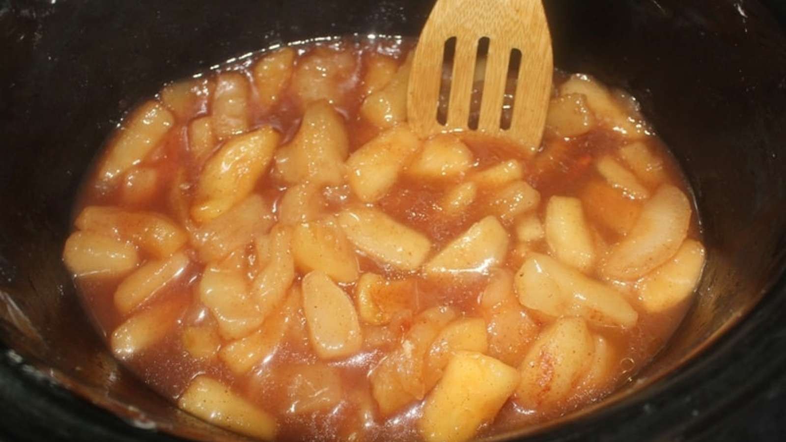 Slow Cooked Copycat Cracker Barrel Apple Delight