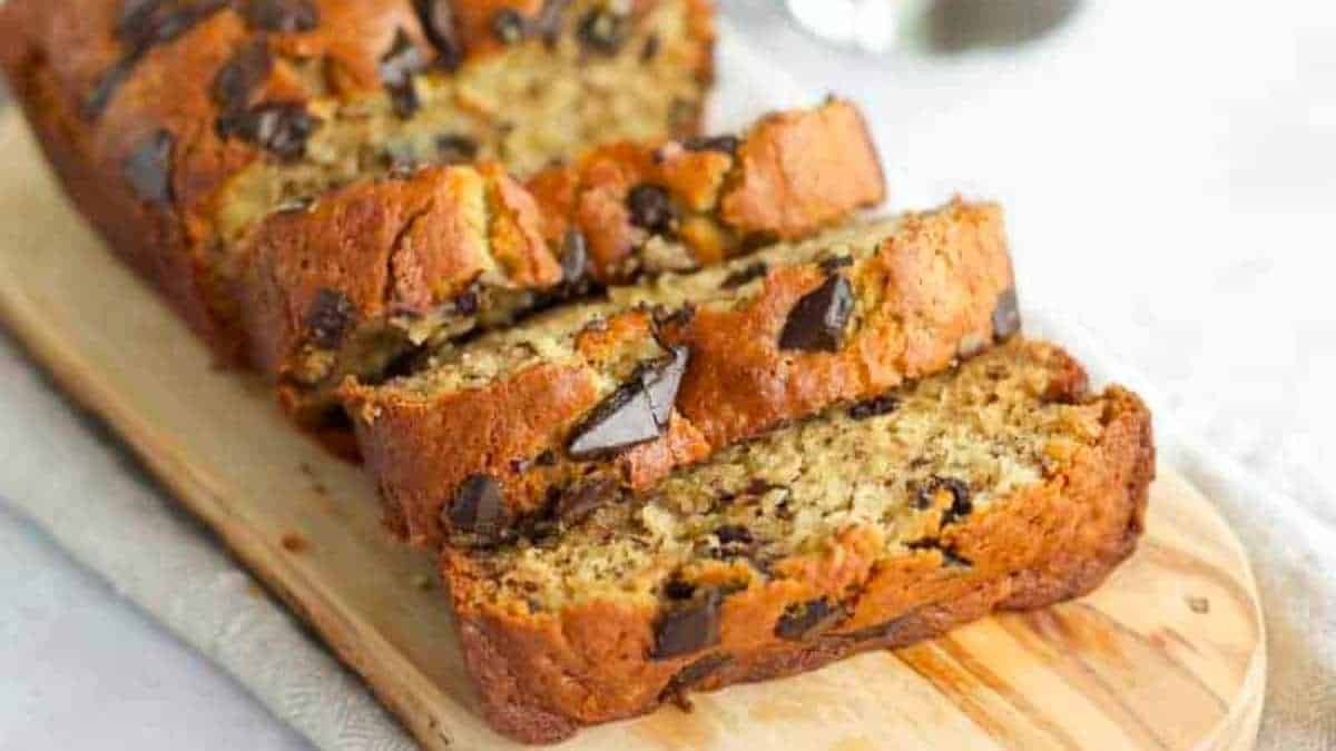 Gluten-Free Delight: Moist Banana Bread with Chocolates