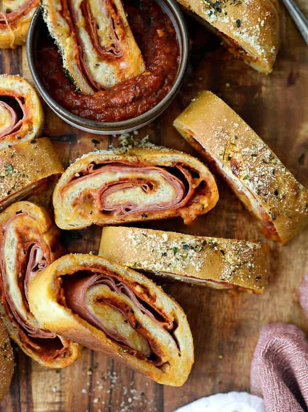 Stromboli Roll with Pizza Filling Delights