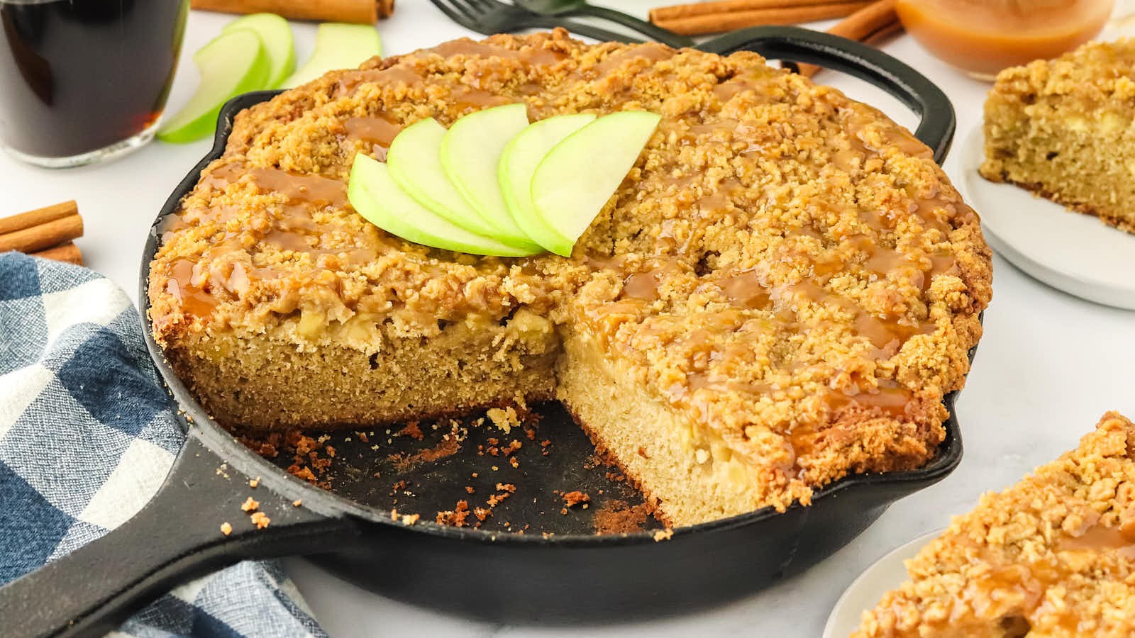 Autumn Apple Crumb Delight