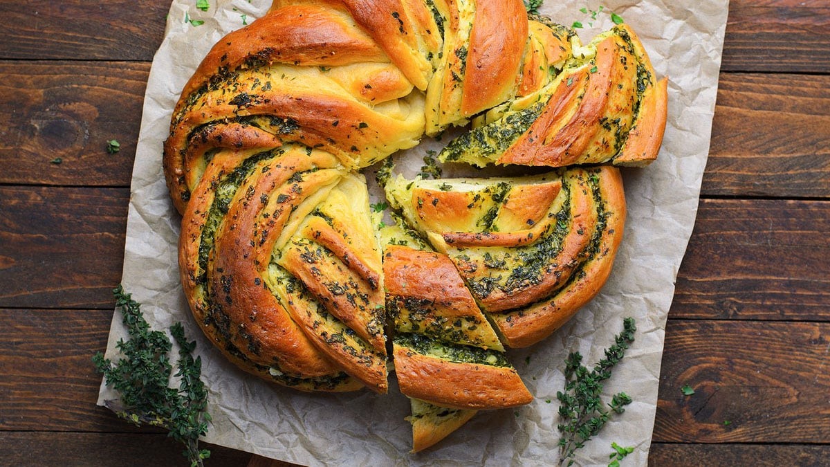 Garlic Herb Holiday Bread Delight