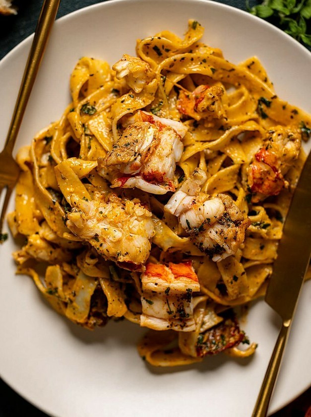 Tuscan Lobster Pasta in Rich Cream Sauce