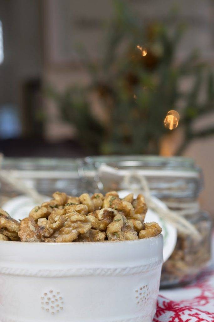 Toasted Walnuts with Rosemary : an easy recipe