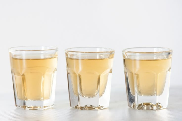 Easy Mistletoe Cocktails in Minutes