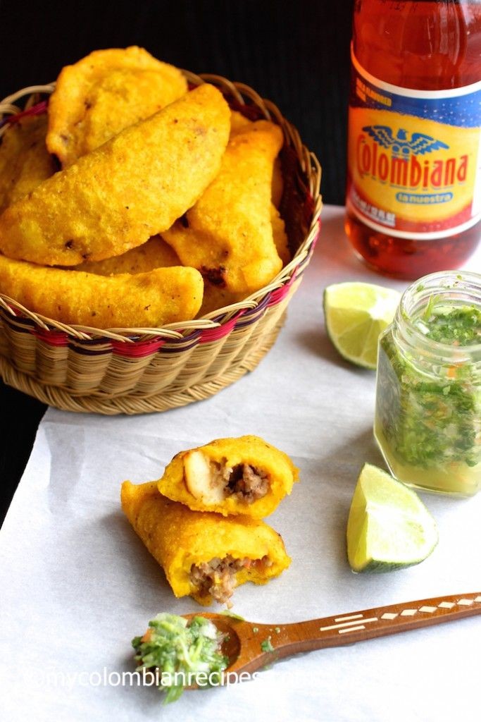 Colombian Chicken Pies: Easy Snack Delights