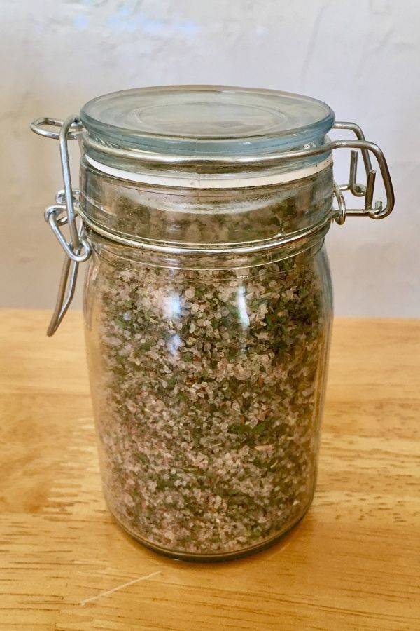 Easy Homemade Herb Seasoning Blends