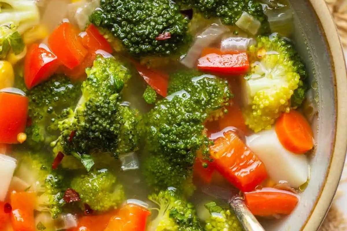 Nutritious Broccoli Soup without the Tomato Twist