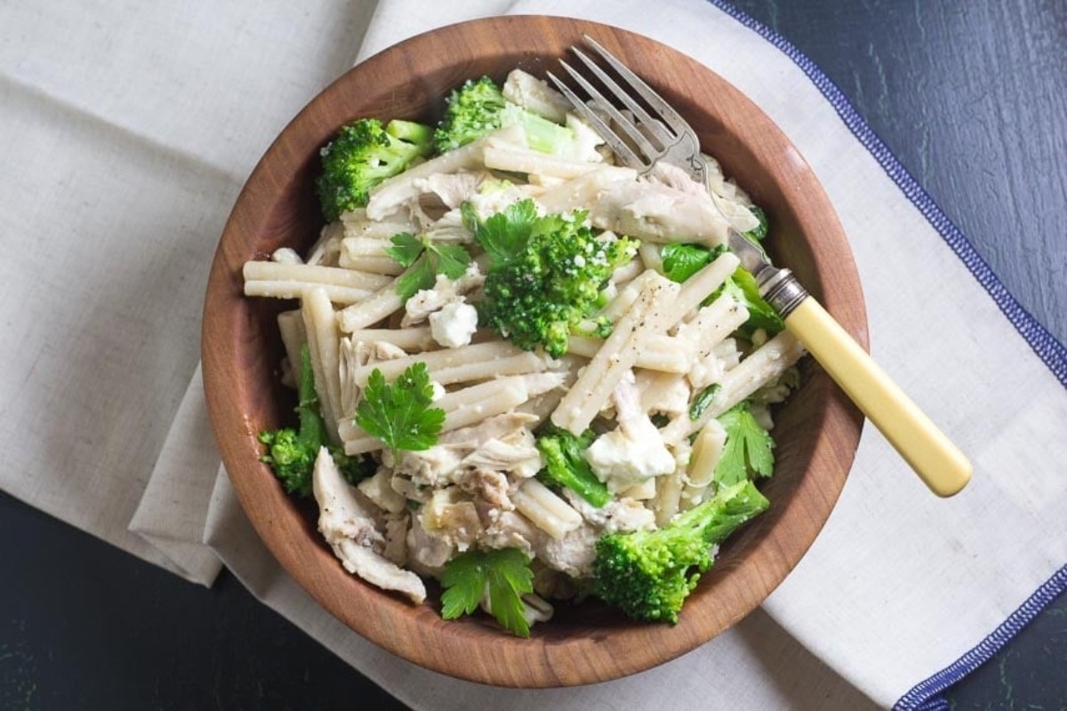 Quick Low FODMAP Pasta with Chicken and Veggies