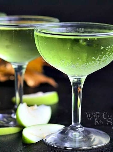 Sparkling Apple Delight with a Twist