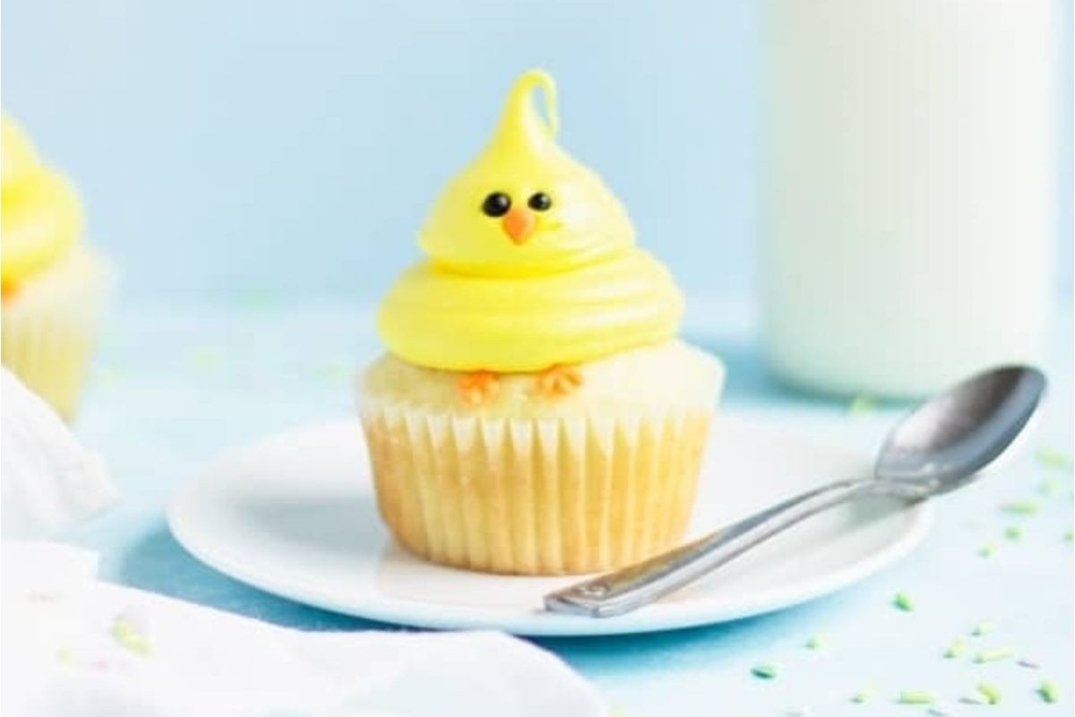 Bright Easter Treats in Bite-Sized Form