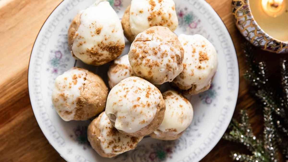Gingerbread Cookie Protein Bites
