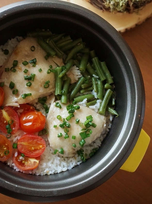 Easy Chicken Rice One-Pot Cooker Recipe