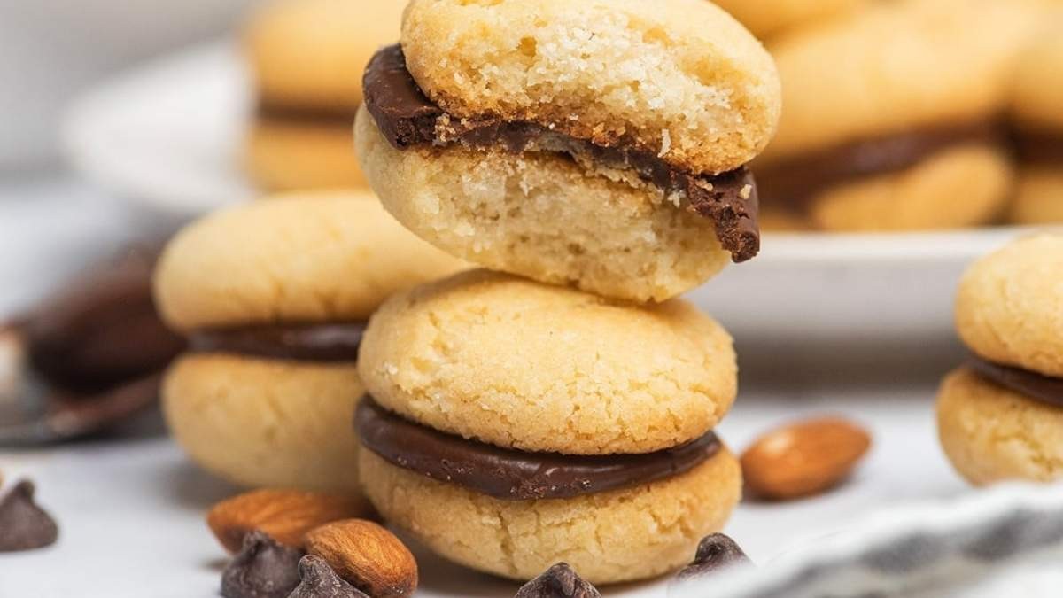 Mini Chocolate Sandwich Cookies from Italy