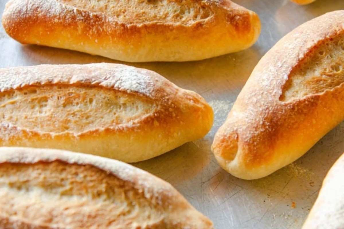 Crunchy Oval Rolls from Mexico