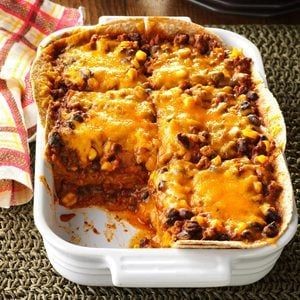Meat Filling Casserole with Cornbread Crust