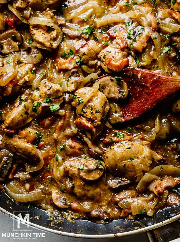 Crispy Chicken Liver Delights with Mushroom Sauce