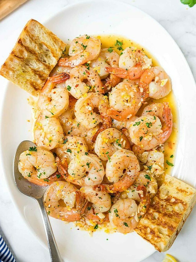 Quick Garlic Shrimp in Rich Butter Sauce