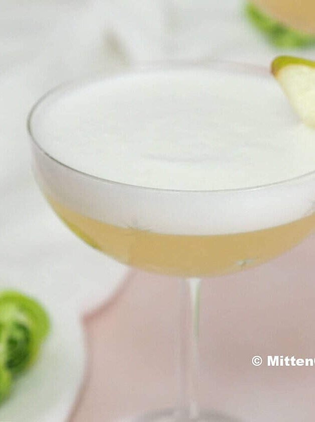 Elderflower Pear Infused Cocktail