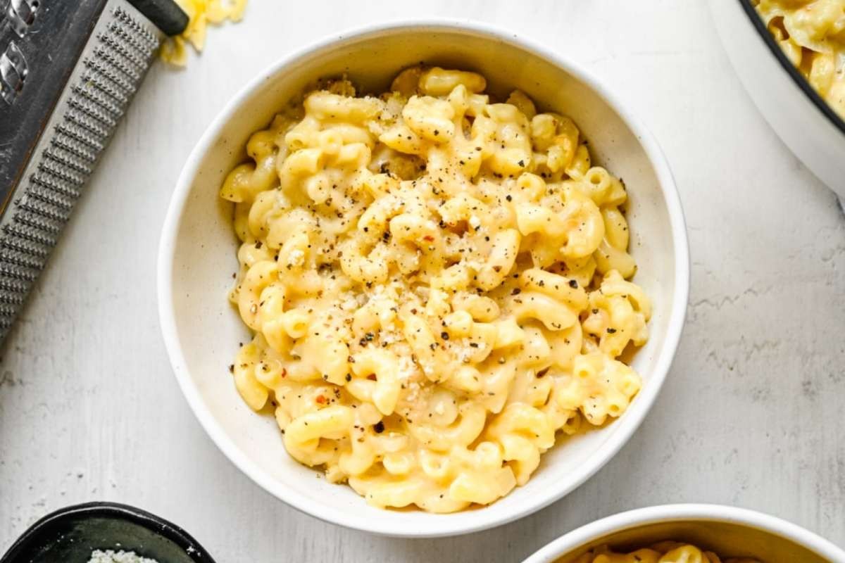 Quick Gouda Macaroni Cheesy Delight