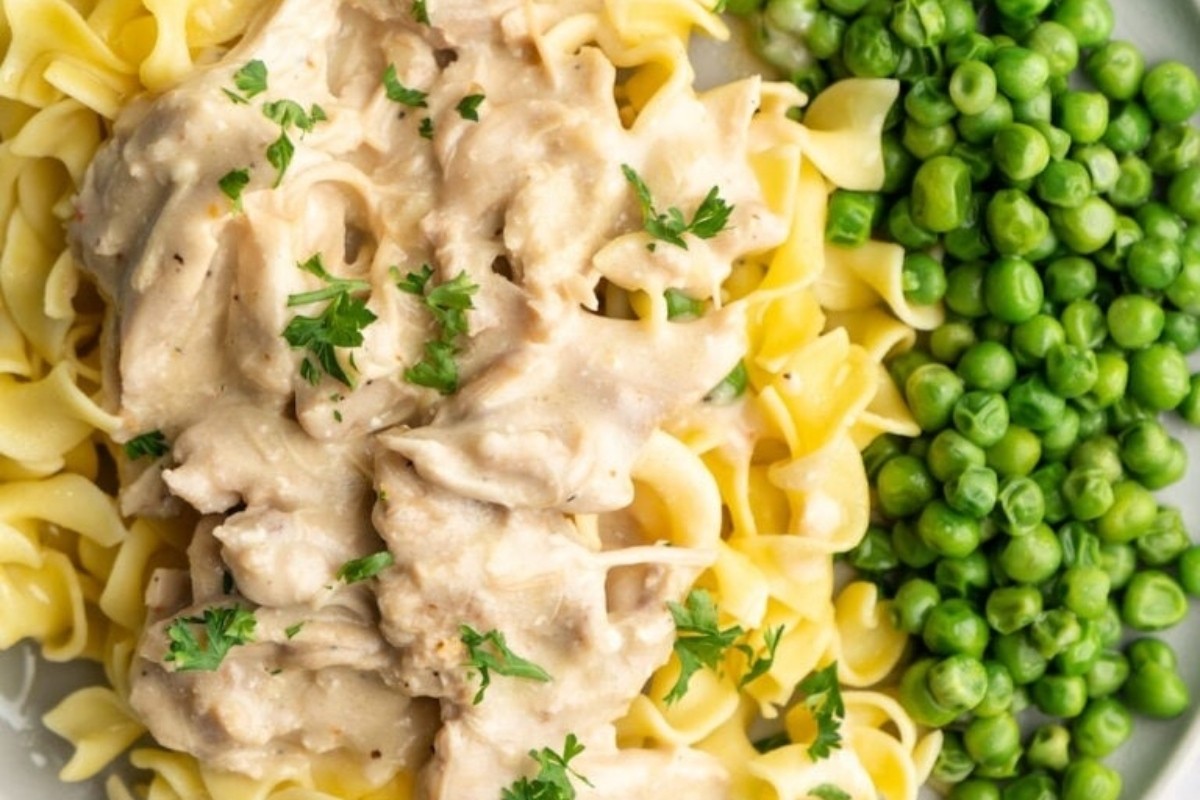 4-Ingredient Crockpot Chicken and Gravy with Noodles