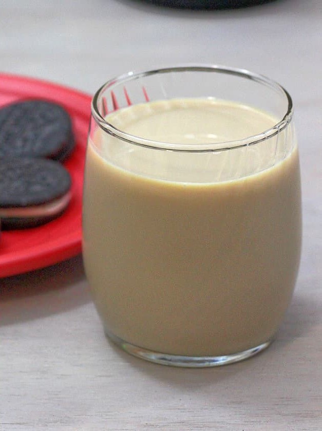 Minty Treat Holiday Cocktail Delight