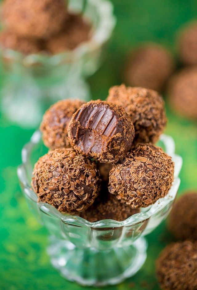 Minty Chocolate Truffles in 5 Easy Steps